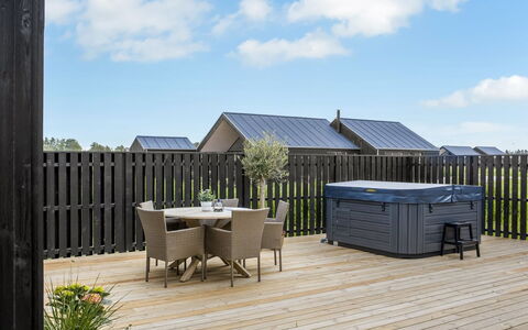 Damiana - 1.1Km from the Sea: Meubilair, Hout, Interieur Ontwerp, Flooring, Verdieping, Stoel, Kamer, Plafond, Woonkamer, Appartement