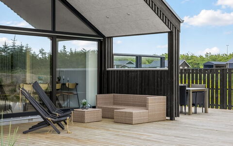 Damiana - 1.1Km from the Sea: Meubilair, Hout, Interieur Ontwerp, Flooring, Verdieping, Stoel, Kamer, Plafond, Woonkamer, Appartement
