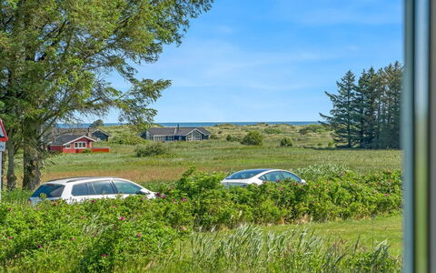 Thorulf - 450M from the Sea: Gebouw, Huis, Venster, Huis, Dak, Woongebied, Struik, Verblijf, Land Lot