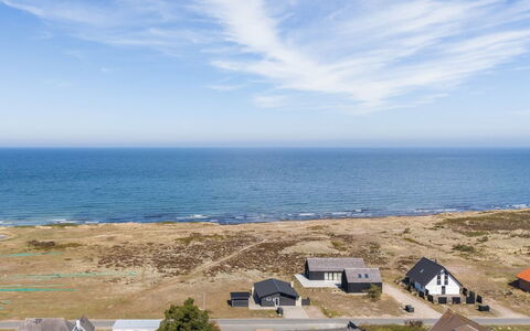 Edy - 75M from the Sea: Meubilair, Hout, Interieur Ontwerp, Flooring, Verdieping, Stoel, Kamer, Plafond, Woonkamer, Appartement
