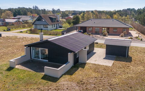 Edy - 75M from the Sea: Meubilair, Hout, Interieur Ontwerp, Flooring, Verdieping, Stoel, Kamer, Plafond, Woonkamer, Appartement