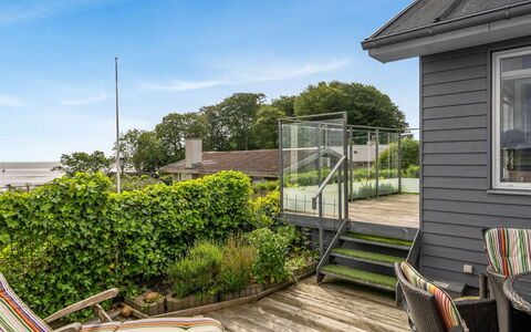 Tofan - 75M from the Sea: Huis, Struik, Huis, Architectuur, Woongebied, Veranda, Dak, Tuin, Land Lot