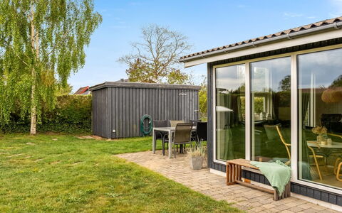 Sampsa - 350M from the Sea: Huis, Huis, Deur, Dak, Verblijf, Landgoed, Tuin, Schaduw, Siding, Werf