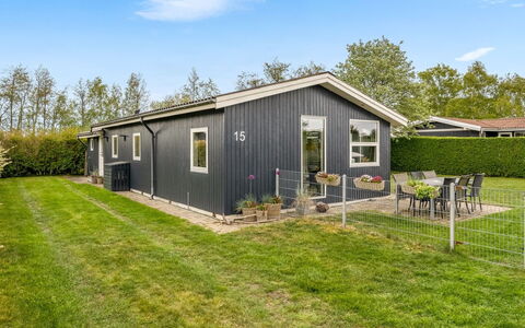 Sampsa - 350M from the Sea: Huis, Huis, Deur, Dak, Verblijf, Landgoed, Tuin, Schaduw, Siding, Werf