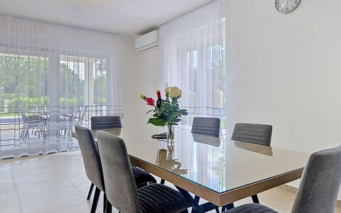 Nature: Meubilair, Interieur Ontwerp, Flooring, Tafel, Hout, Verdieping, Stoel, Eetkamer, Keuken En Eettafel, Verlichting