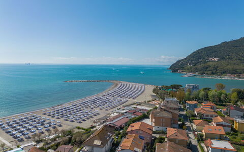 Brezza sul Mare: Blauw, Zwemwater, Kust, Kust En Oceanic Landvormen, Zee, Strand, Oceaan, Kust, Toeristische Attractie, Baai