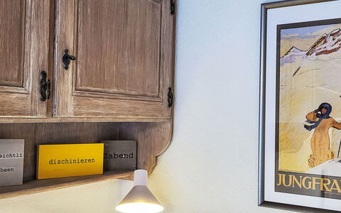 Apartment Mila: Hout, Interieur Ontwerp, Cabinetry, Beits, Kast, Kamer, Lichte Inrichting, Keuken, Hardwood, Stellingen