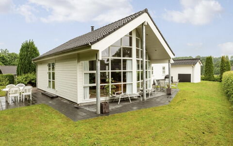 Elizabeth - 175M from the Sea: Meubilair, Hout, Interieur Ontwerp, Flooring, Verdieping, Stoel, Kamer, Plafond, Woonkamer, Appartement