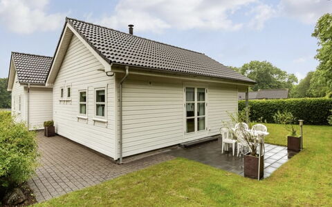 Elizabeth - 175M from the Sea: Woongebied, Dak, Voorstad, Oprit, Landgoed, Schoorsteen