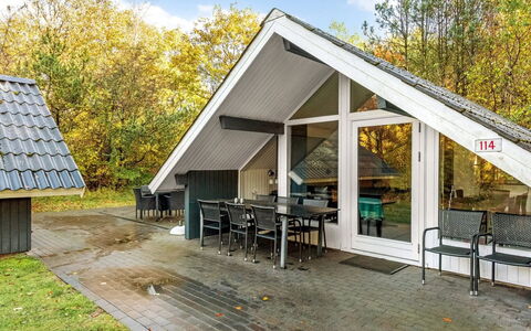 Avni - 30Km from the Sea: Meubilair, Buitenmeubels, Tableware, Tafel, Drinkware, Stoel, Buitentafel, Voedsel, Fles