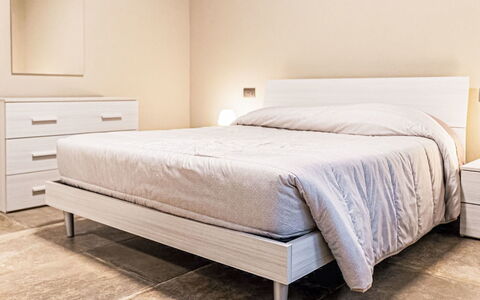 Balena: Meubilair, Bed, Slaapkamer, Hout, Laken, Interieur Ontwerp, Bedding, Flooring, Verdieping, Bed Frame