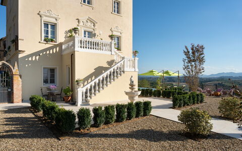 Villa Elisa: Facade, Landgoed, Tuin, Herenhuis, Villa, Landscaping, Balkon, Werf, Hacienda, Binnenplaats