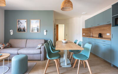 Bleu Canopée 620.3: Meubilair, Interieur Ontwerp, Flooring, Verdieping, Hout, Stoel, Plafond, Tafel, Kamer, Woonkamer