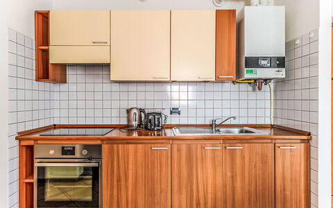 La Coccinella: Keuken, Major Appliance, Toestel Van De Keuken, Hout, Countertop, Flooring, Interieur Ontwerp, Cabinetry, Gootsteen, Wastafel