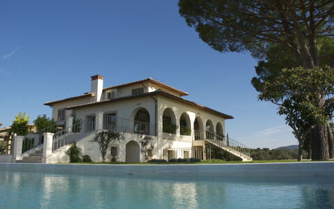 Castelprile: Architectuur, Zwembad, Huis, Landgoed, Huis, Hacienda, Herenhuis, Villa, Boerderij, Landscaping