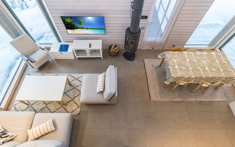 Villa Vesla: Meubilair, Interieur Ontwerp, Flooring, Bankstel, Verdieping, Hout, Woonkamer, Plafond, Verlichting