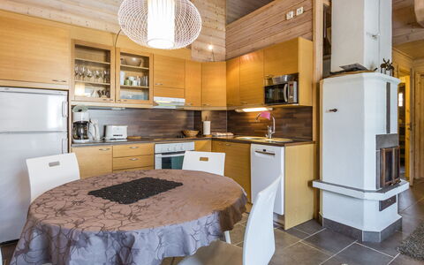 Ylläs Eeli C 4: Meubilair, Stoel, Buitenmeubels, Tafel, Hout, Buitentafel, Keuken En Eettafel, Schaduw, Tuin, Paraplu