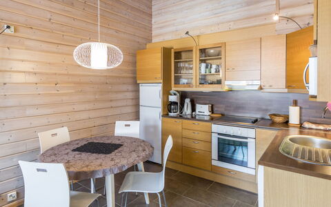 Ylläs Eeli C 4: Meubilair, Stoel, Buitenmeubels, Tafel, Hout, Buitentafel, Keuken En Eettafel, Schaduw, Tuin, Paraplu