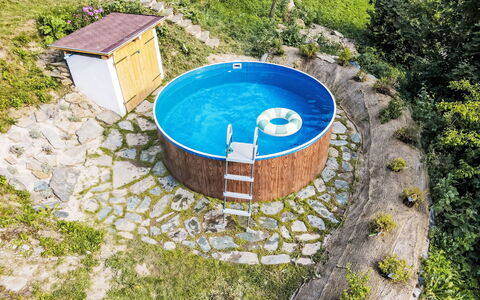 Na Stráni: Zwembad, Tuin, Backyard, Beits, Werf, Landscaping, Waterpartij