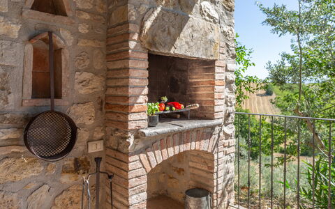 Casale Nido: Steen, Metselwerk, Stenen Muur, Tuin, Schoorsteen, Flagstone, Landscaping, Backyard