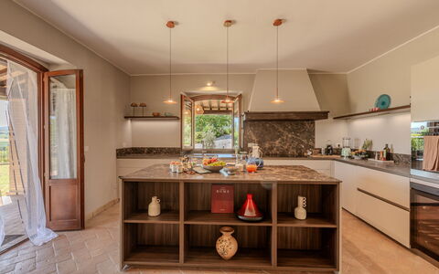 Casale Nido: Interieur Ontwerp, Keuken, Meubilair, Hout, Countertop, Flooring, Cabinetry, Plafond, Huis, Verlichting
