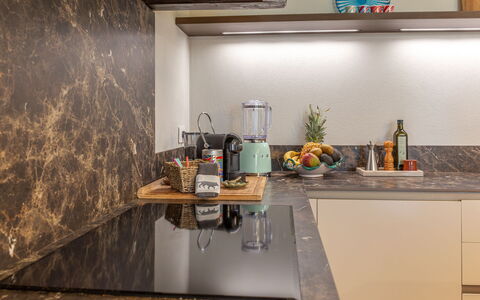 Casale Nido: Countertop, Keuken, Interieur Ontwerp, Toestel Van De Keuken, Cabinetry, Kamerplant, Natuurlijk Materiaal, Kraan, Major Appliance