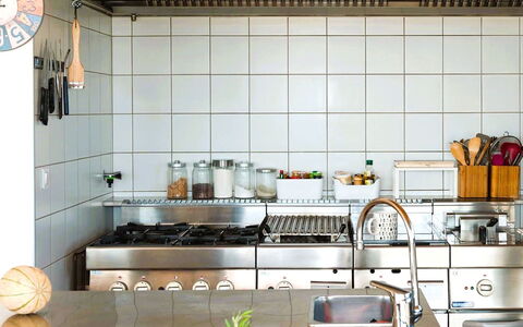 La Dorianzza: Keuken, Toestel Van De Keuken, Interieur Ontwerp, Countertop, Huishoudapparatuur, Fornuis, Major Appliance, Cabinetry, Kamer, Gootsteen