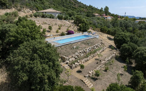 La Dorianzza: Zwembad, Vrije Tijd, Recreatie, Vakantie, Toevlucht, Eco Hotel, Waterpartij, Ligstoel, Badplaats