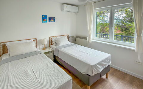 Verde: Bed, Slaapkamer, Laken, Bedding, Interieur Ontwerp, Meubilair, Bed Frame, Verdieping, Appartement, Linens