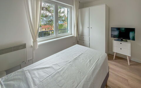 Verde: Interieur Ontwerp, Flooring, Hout, Verdieping, Plafond, Slaapkamer, Bed, Kamer, Appartement, Meubilair