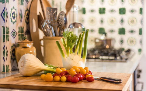 Molinazzo: Keuken, Tableware, Countertop, Voedsel, Serveware, Fruit, Koken, Produceren, Natuurlijke Voedingsmiddelen