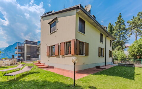 Le Busatte: Huis, Huis, Woongebied, Architectuur, Menselijke Nederzetting, Balkon, Voorstad, Landgoed, Werf, Verf