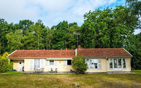 Ragnabo: Meubilair, Schaduw, Veranda, Stoel, Buitenmeubels, Outdoor Structuur, Eco Hotel, Balkon, Pergola, Dek