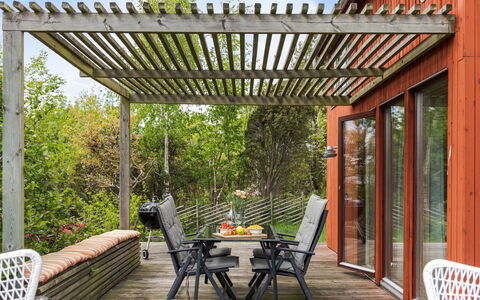 Ringenäs: Hout, Meubilair, Buitenmeubels, Buitentafel, Tuin, Schaduw, Patio, Stoel, Pergola, Outdoor Structuur