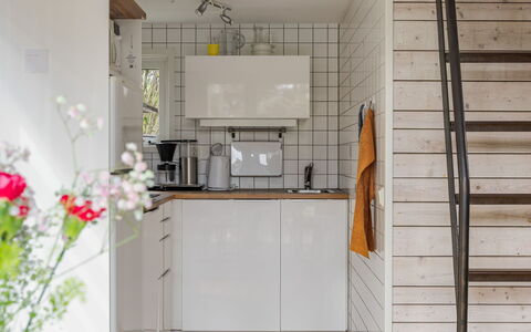 Ringenäs: Keuken, Flooring, Hout, Interieur Ontwerp, Toestel Van De Keuken, Verdieping, Meubilair, Countertop, Major Appliance, Huis