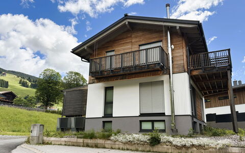 Pantera - Ski in Ski Out: Gebouw, Huis, Woongebied, Facade, Dak, Huis, Architectuur, Verblijf, Siding, Veranda