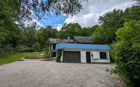 Villa 111 an der Loreley: Boom, Huis, Huis, Verblijf, Dak, Landelijk Gebied, Dorp, Oprit, Garden Gebouwen, Landgoed