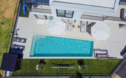 Loparia: Zwembad, Toevlucht, Samengesteld Materiaal, Vrije Tijd, Eco Hotel, Villa, Landgoed, Schaduw, Thermae, Hotel