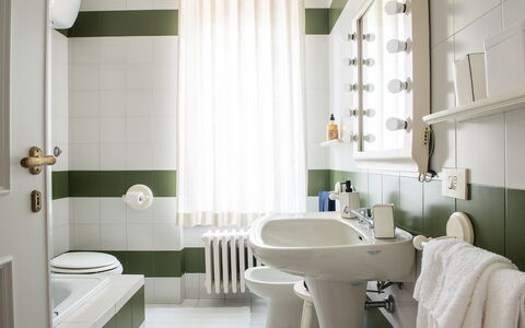 Villa El Olivar: Interieur Ontwerp, Badkamer, Flooring, Loodgieterswerkinrichting, Wastafel In De Badkamer, Toilet, Verdieping, Wastafel, Wc Bril, Loodgieter