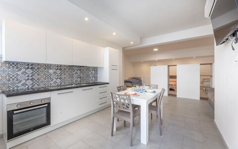 Appartamento Monomare, Gallipoli: Flooring, Verdieping, Interieur Ontwerp, Plafond, Keuken, Kamer, Countertop, Major Appliance, Appartement, Tegel