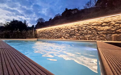 Domaso 703: Zwembad, Samengesteld Materiaal, Schemer, Toevlucht, Eco Hotel, Waterpartij, Landschap Verlichting, Ontwerp, Avond, Landscaping