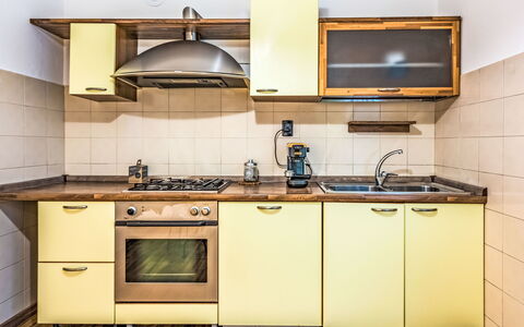 Livia: Hout, Interieur Ontwerp, Major Appliance, Cabinetry, Toestel Van De Keuken, Kamer, Keuken, Appartement, Lade, Fornuis