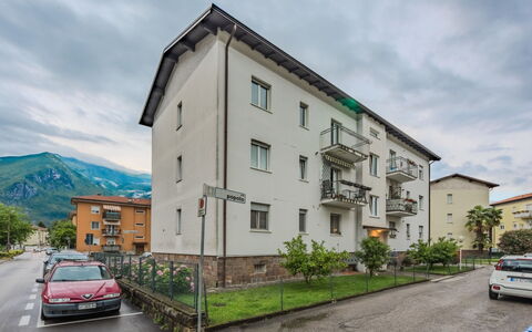 Livia: Gebouw, Venster, Woongebied, Architectuur, Buurt, Facade,  Dorf\, Huis, Huis, Appartement