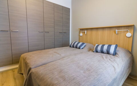 Ylläs Chalets 4203: Meubilair, Stoel, Buitenmeubels, Tafel, Hout, Buitentafel, Keuken En Eettafel, Schaduw, Tuin, Paraplu