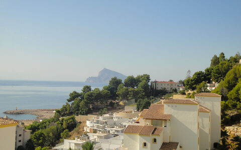 Altea Dorada: Lucht, Gebouw, Water, Boom, Venster, Arecales, Kust En Oceanic Landvormen, Fabriek, Huis, Stedelijk Ontwerp