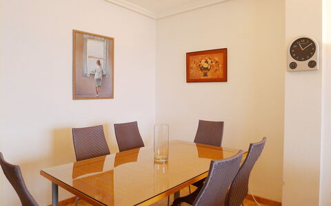 Altea Dorada: Kamer, Eigendom, Eetkamer, Meubilair, Tafel, Interieur Ontwerp, Gebouw, Verdieping, Onroerend Goed, Huis