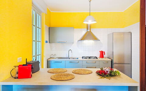 Le Radici: Interieur Ontwerp, Meubilair, Flooring, Muur, Verdieping, Geel, Plafond, Keuken, Hout, Countertop