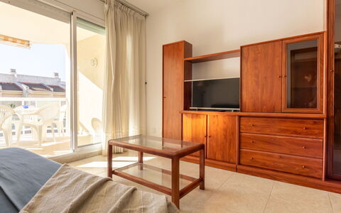 Costa Blanca Iii: Schaduw, Appartement, Balkon, Landscaping, Werf, Buitenmeubels, Villa