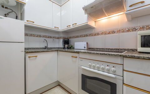 Costa Blanca Iii: Schaduw, Appartement, Balkon, Landscaping, Werf, Buitenmeubels, Villa