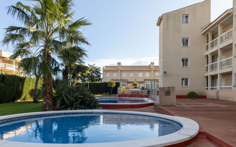 Costa Blanca Iii: Schaduw, Appartement, Balkon, Landscaping, Werf, Buitenmeubels, Villa
